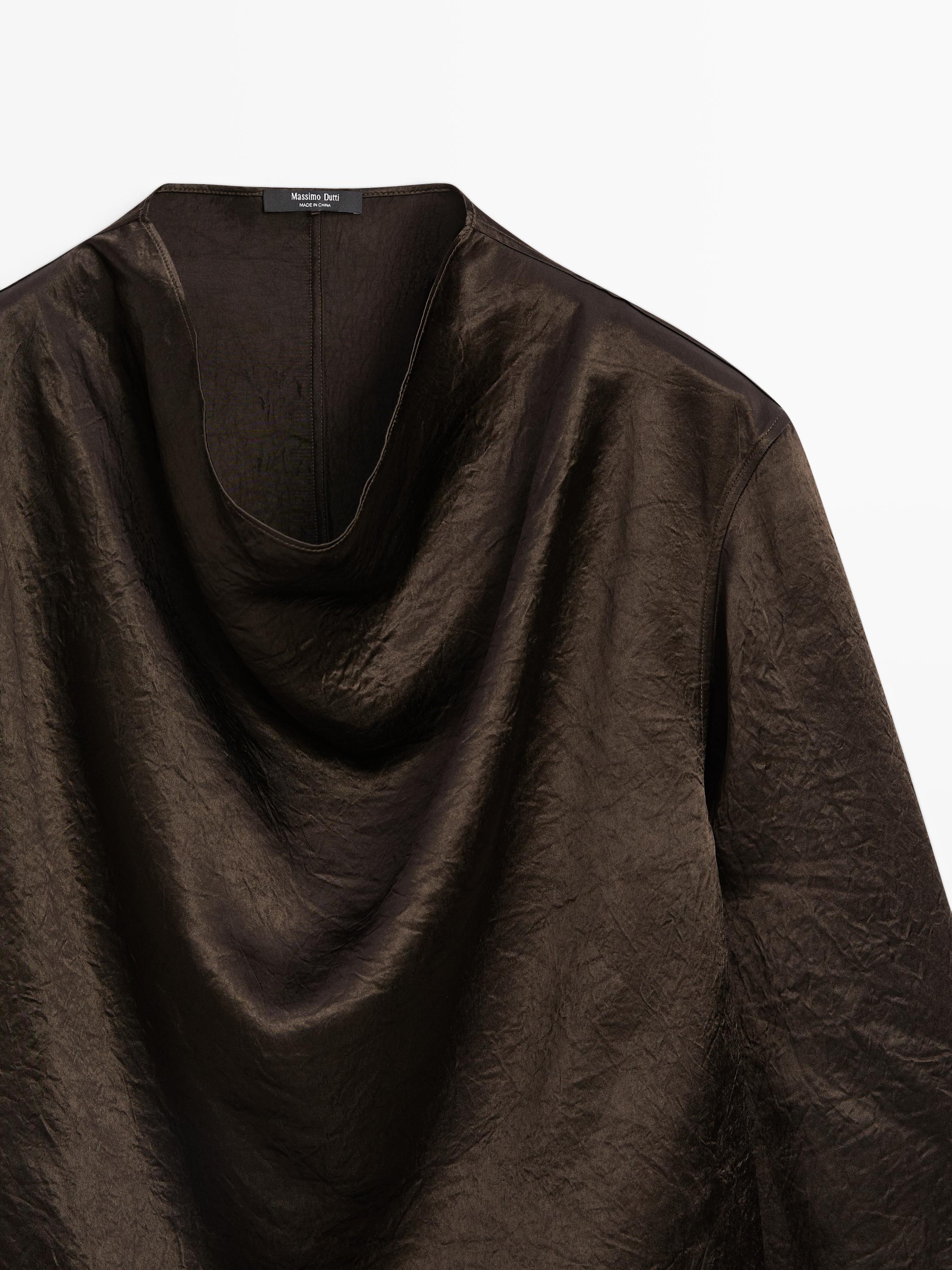 Flowing blouse with draped collar